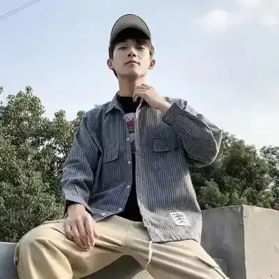 杜薇云